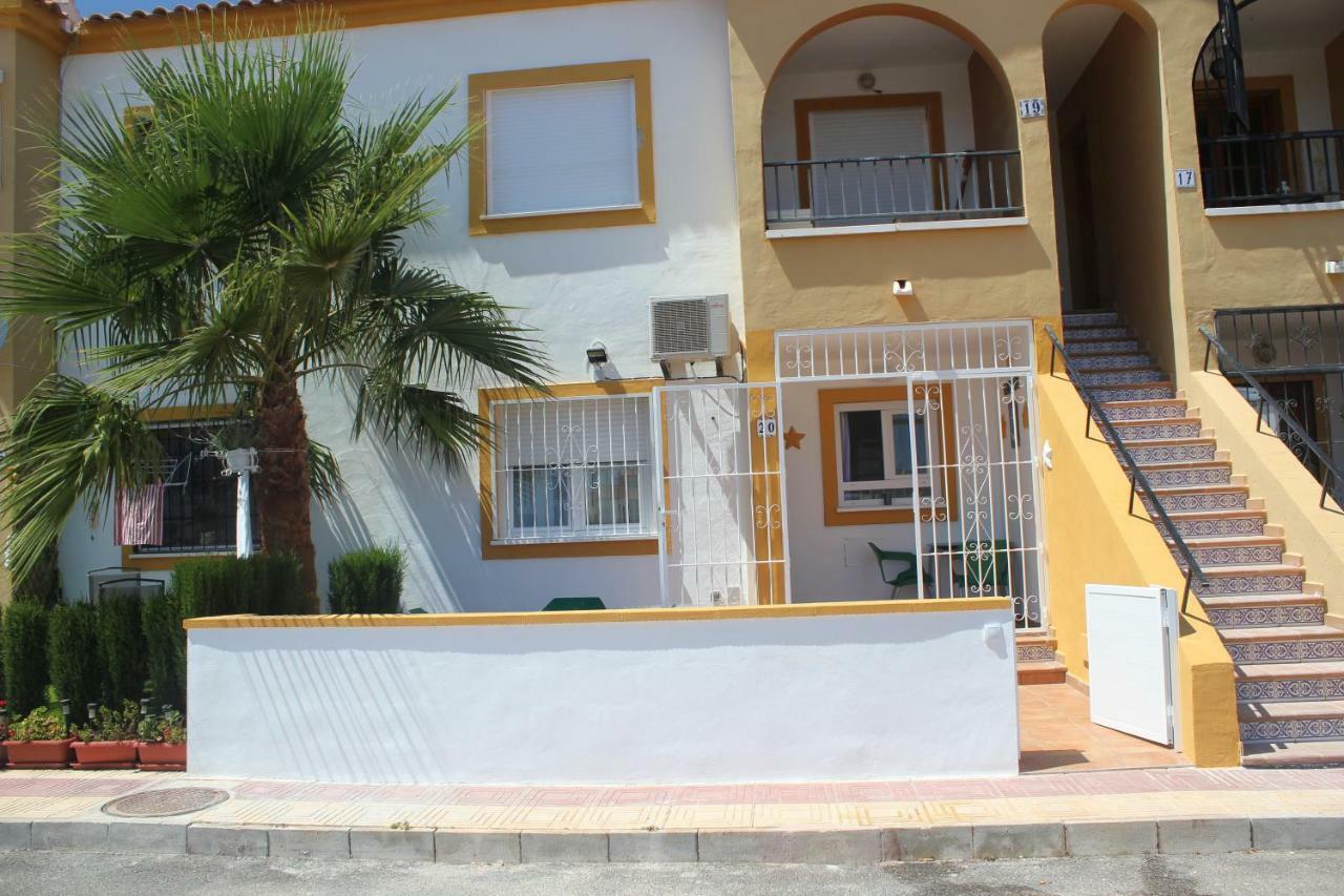 ビジャマルティン Bungalow Zenia Boulevarヴィラ エクステリア 写真
